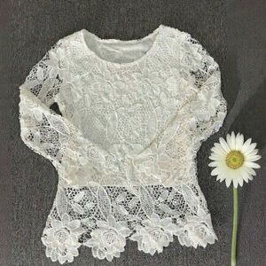 Chic Floral Lace Blouse